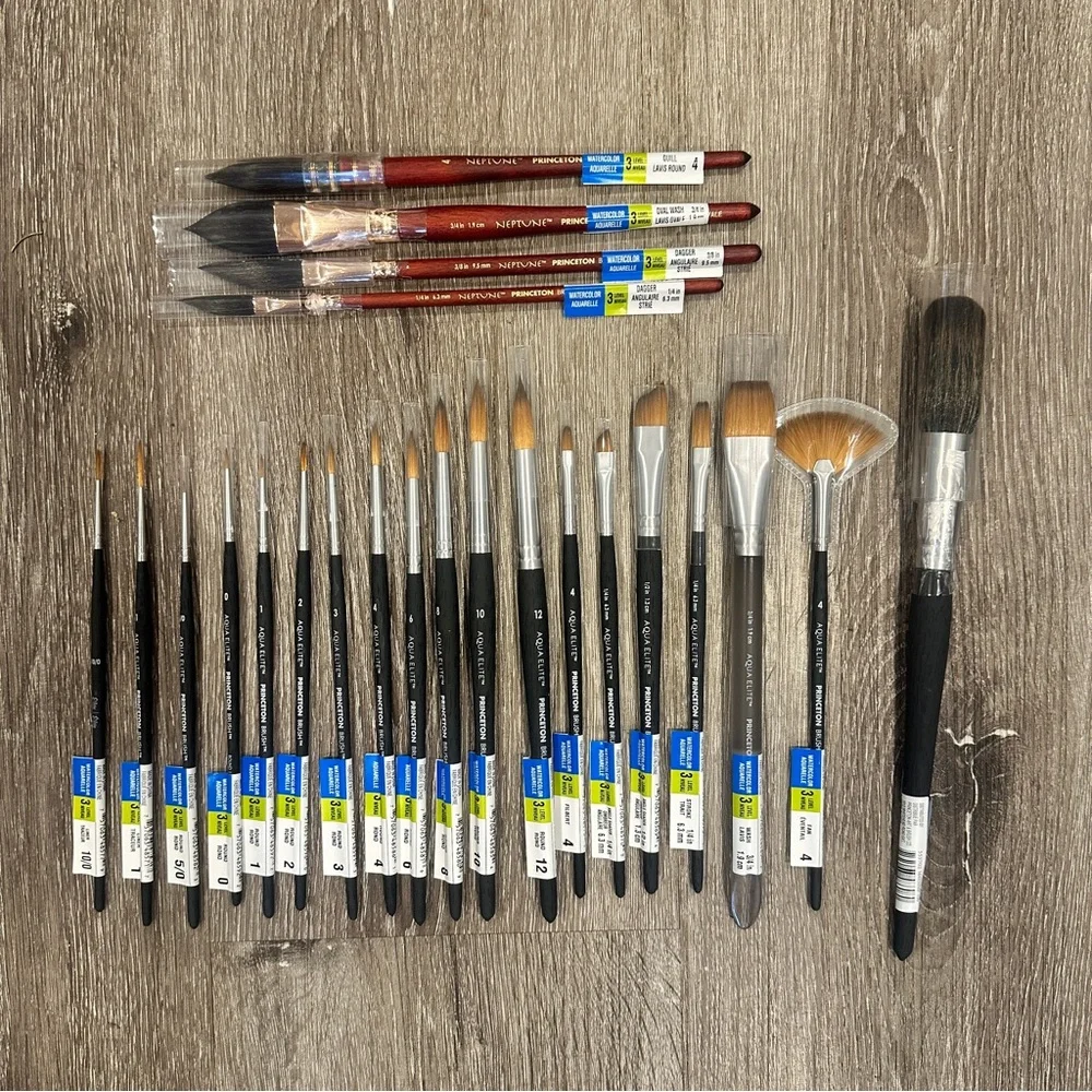 42 Holbein HWC Holbein Watercolor Paints with Paintbrushes + Watercolor Pads - Picture 6 of 12